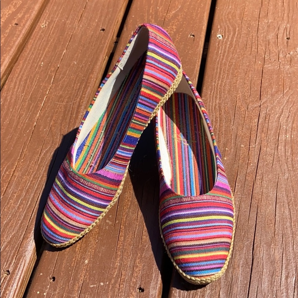 Beacon Women’s Phoenix Multi-colored Flats